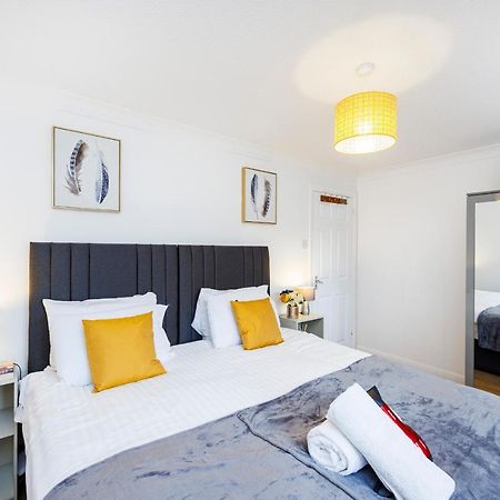 Lovely 2 Bd Hse With Parking Near Excel Лондон Экстерьер фото