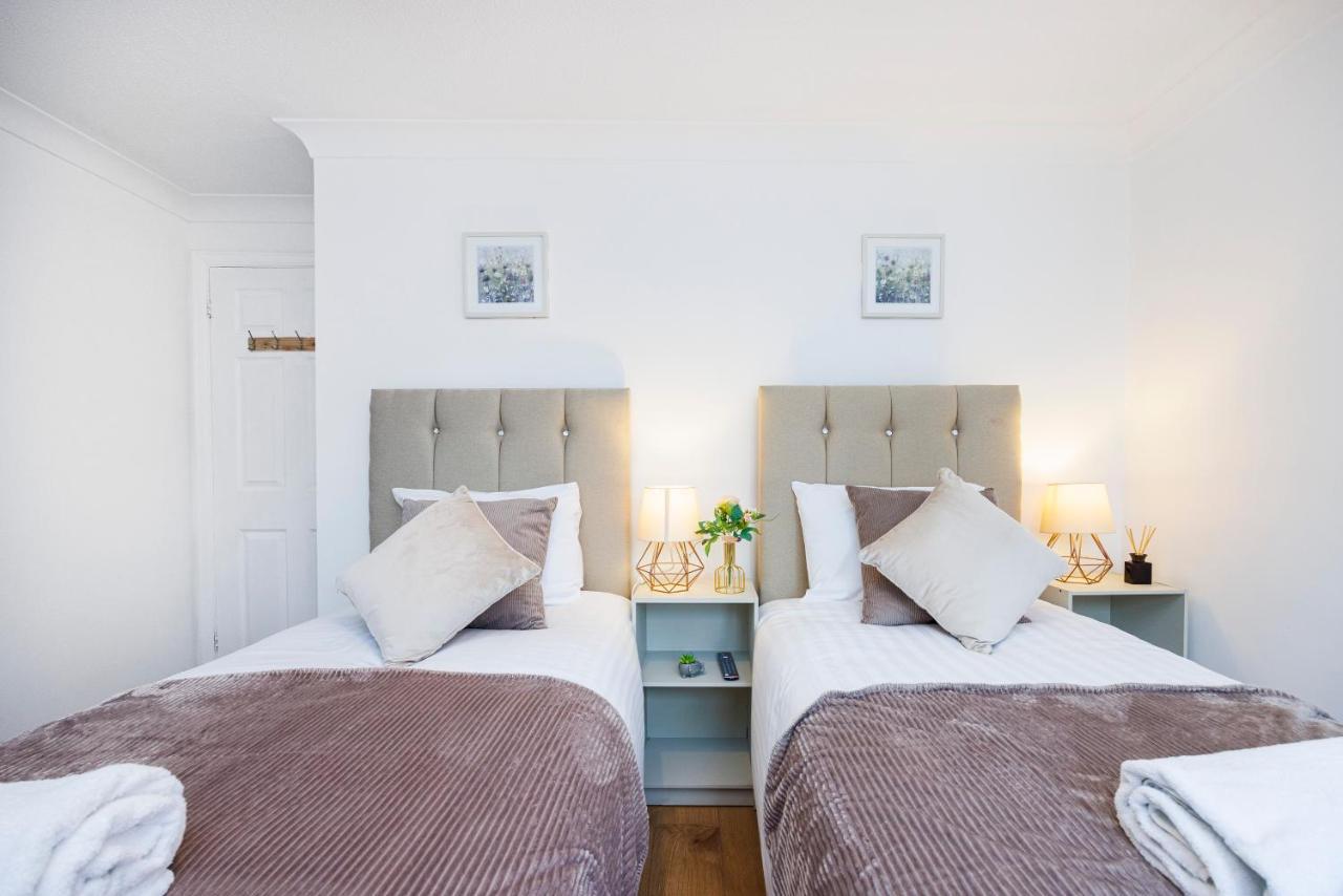Lovely 2 Bd Hse With Parking Near Excel Лондон Экстерьер фото