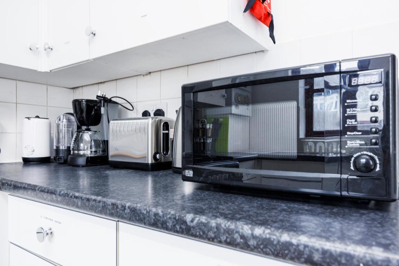 Lovely 2 Bd Hse With Parking Near Excel Лондон Экстерьер фото