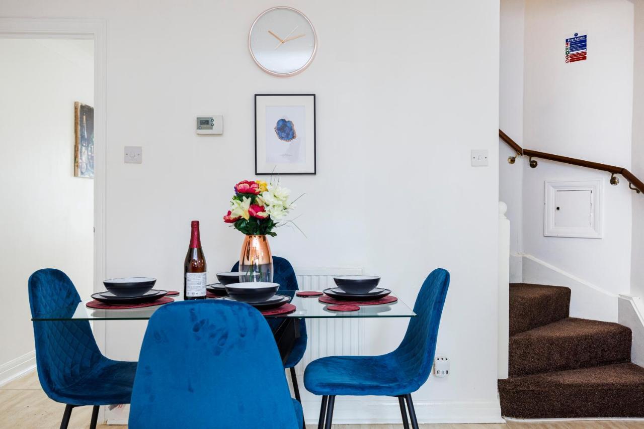 Lovely 2 Bd Hse With Parking Near Excel Лондон Экстерьер фото