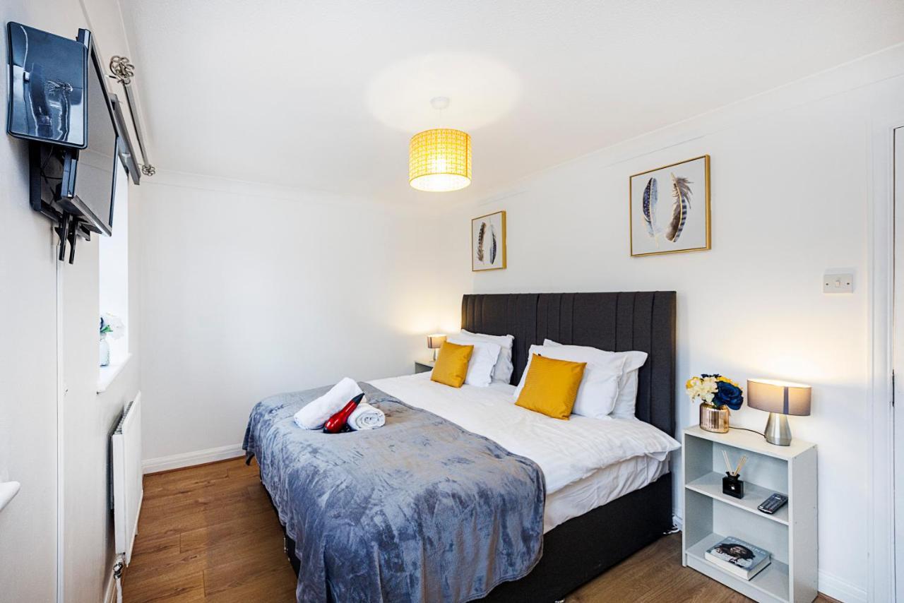 Lovely 2 Bd Hse With Parking Near Excel Лондон Экстерьер фото